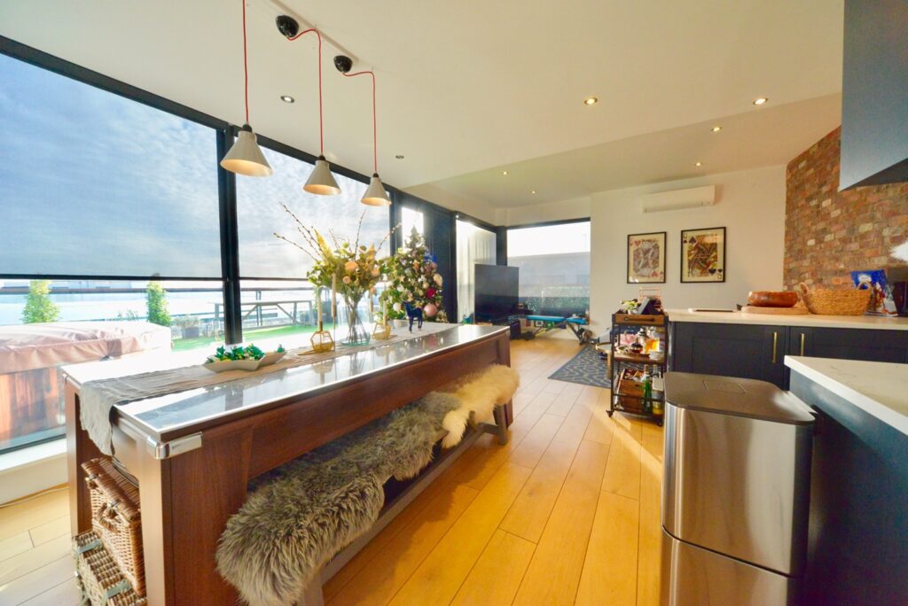 Stunning two bedroom Penthouse with a Large Terrace